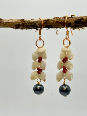 BLACK PEARL NIIHAU HELECONIA EARRING