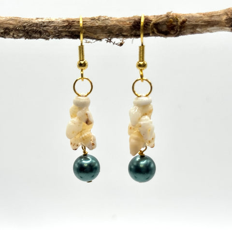 NIIHAU SHELL + DARK GREEN PEARL EARRING