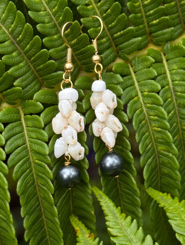 NIIHAU BLACK PEARL EARRINGS
